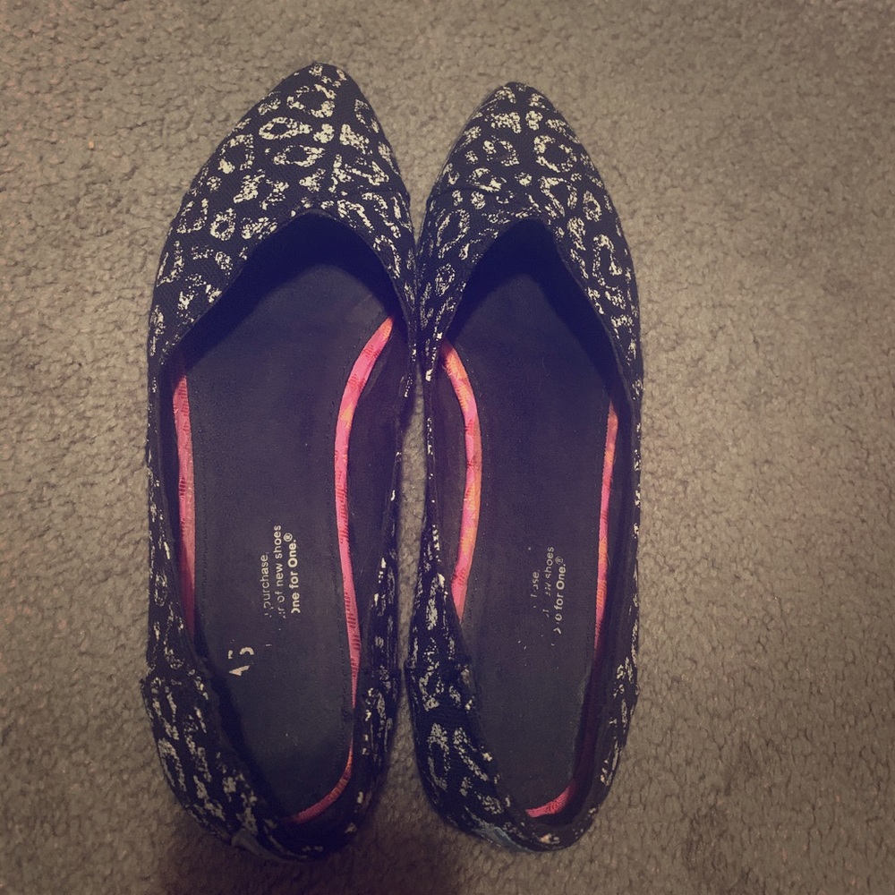 Women’s Toms  flats